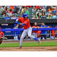 Syracuse Mets' Mark Vientos at bat