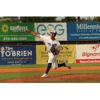 Evansville Otters' Zach Smith on the mound