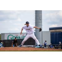 Fond du Lac Dock Spiders pitcher Eric Sipling