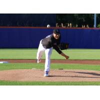 Syracuse Mets' David Griffin on the mound