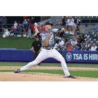 Syracuse Mets' Peyton Battenfield on the mound