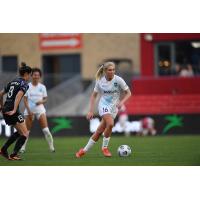 Allie Long of NJ/NY Gotham FC with possession against Chicago Red Stars