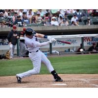 Luke Voit swinging for the Somerset Patriots