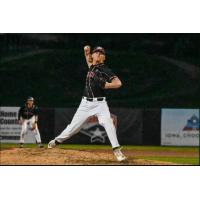 Sioux City Explorers pitcher Jermey Goins