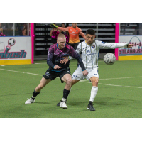 St. Louis Ambush's Colin O'Keefe battles San Diego Sockers' Charlie Gonzalez