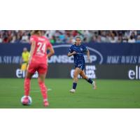 San Diego Wave FC midfielder Kimmi Ascanio