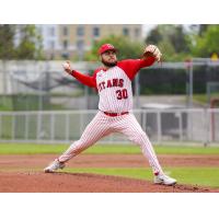 Ottawa Titans pitcher Shane Gray