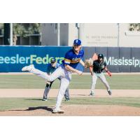 Biloxi Shuckers pitcher Justin Yeager